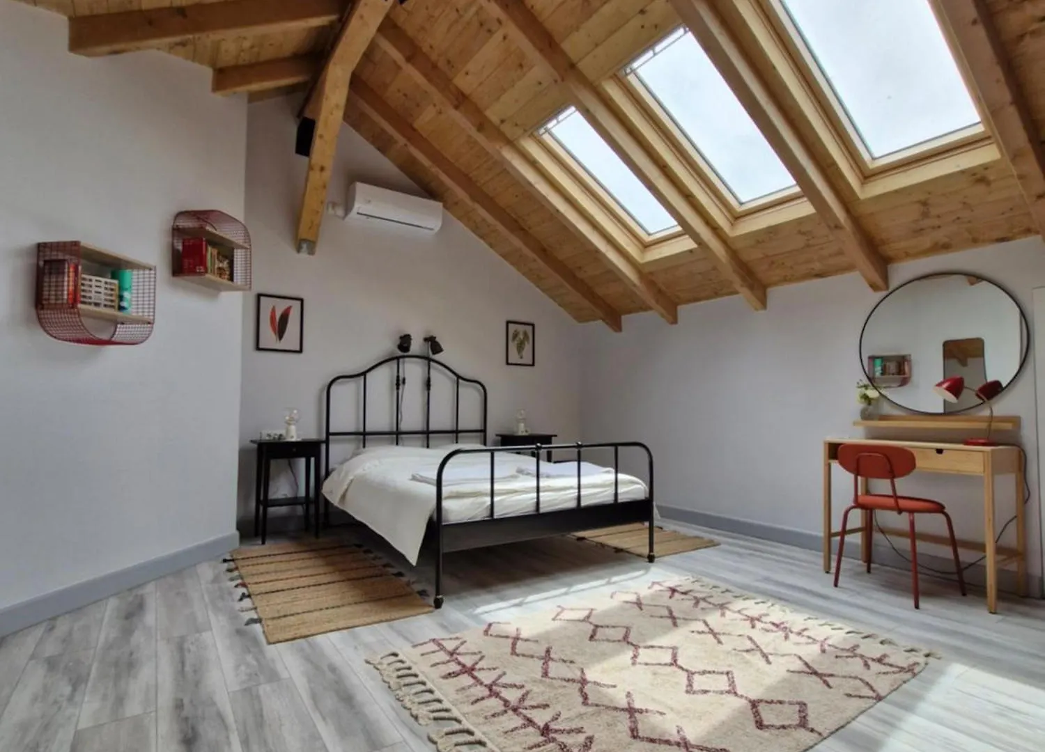 בוקרשט Cozy Attic Studio 0*,  רומניה